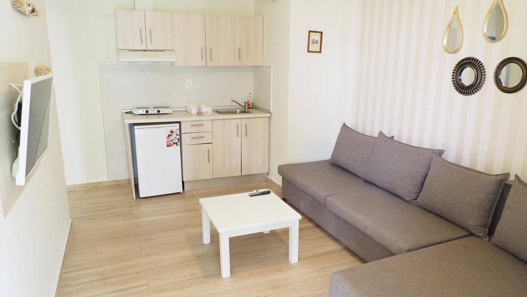 مولا كاليفا Leonidas Apartments And Suites المظهر الخارجي الصورة