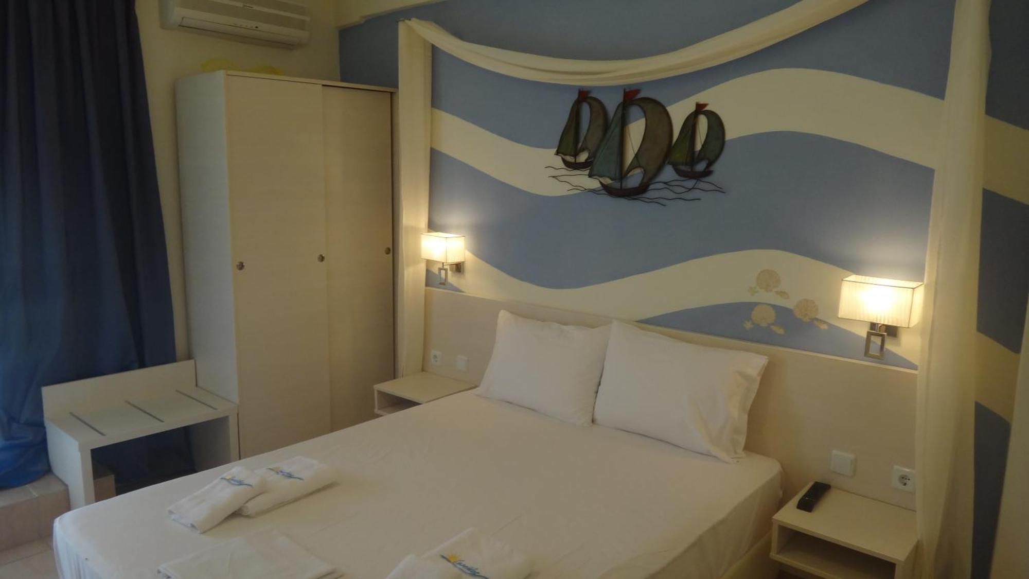 مولا كاليفا Leonidas Apartments And Suites المظهر الخارجي الصورة