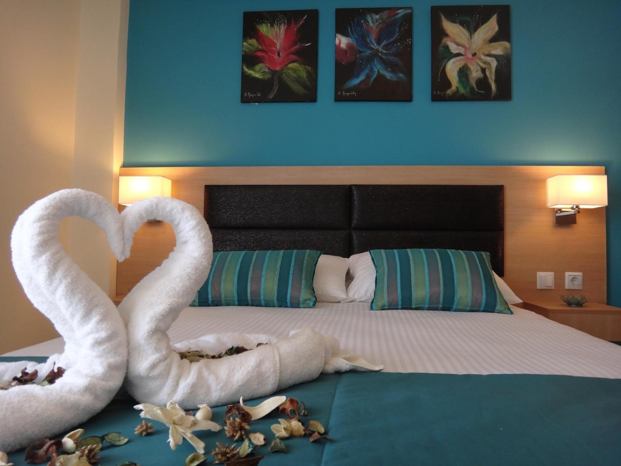 مولا كاليفا Leonidas Apartments And Suites المظهر الخارجي الصورة