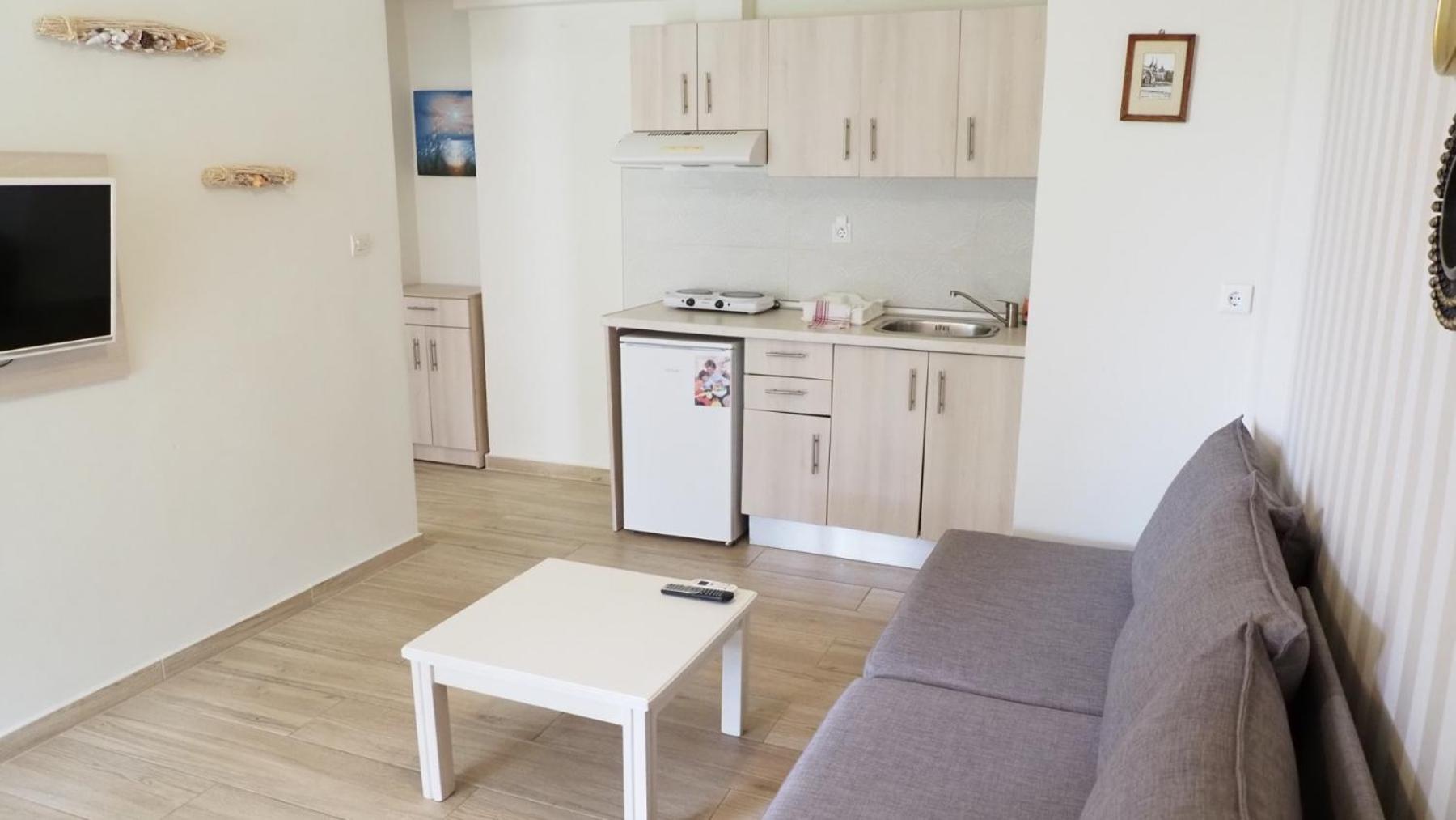 مولا كاليفا Leonidas Apartments And Suites المظهر الخارجي الصورة