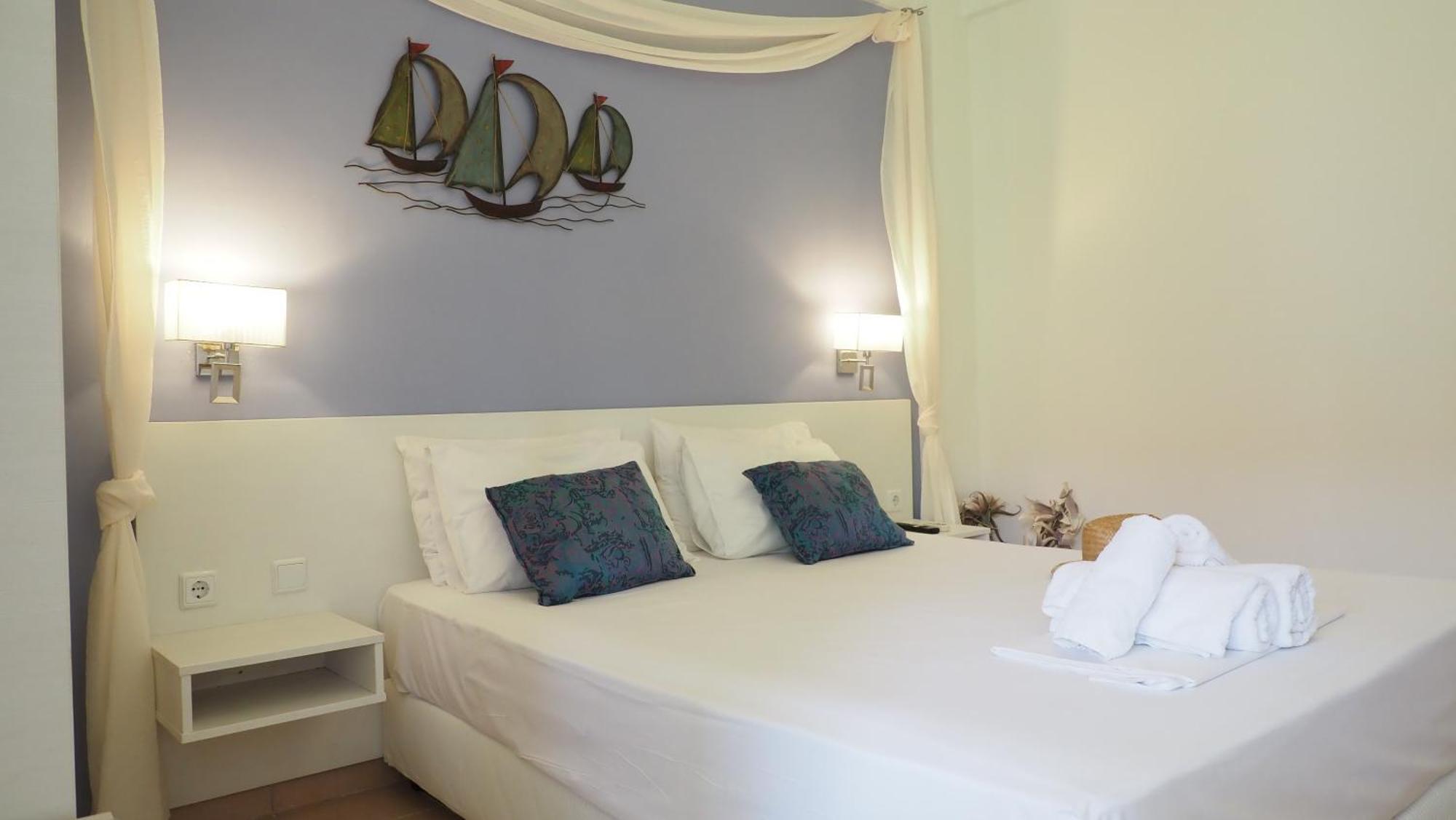 مولا كاليفا Leonidas Apartments And Suites المظهر الخارجي الصورة