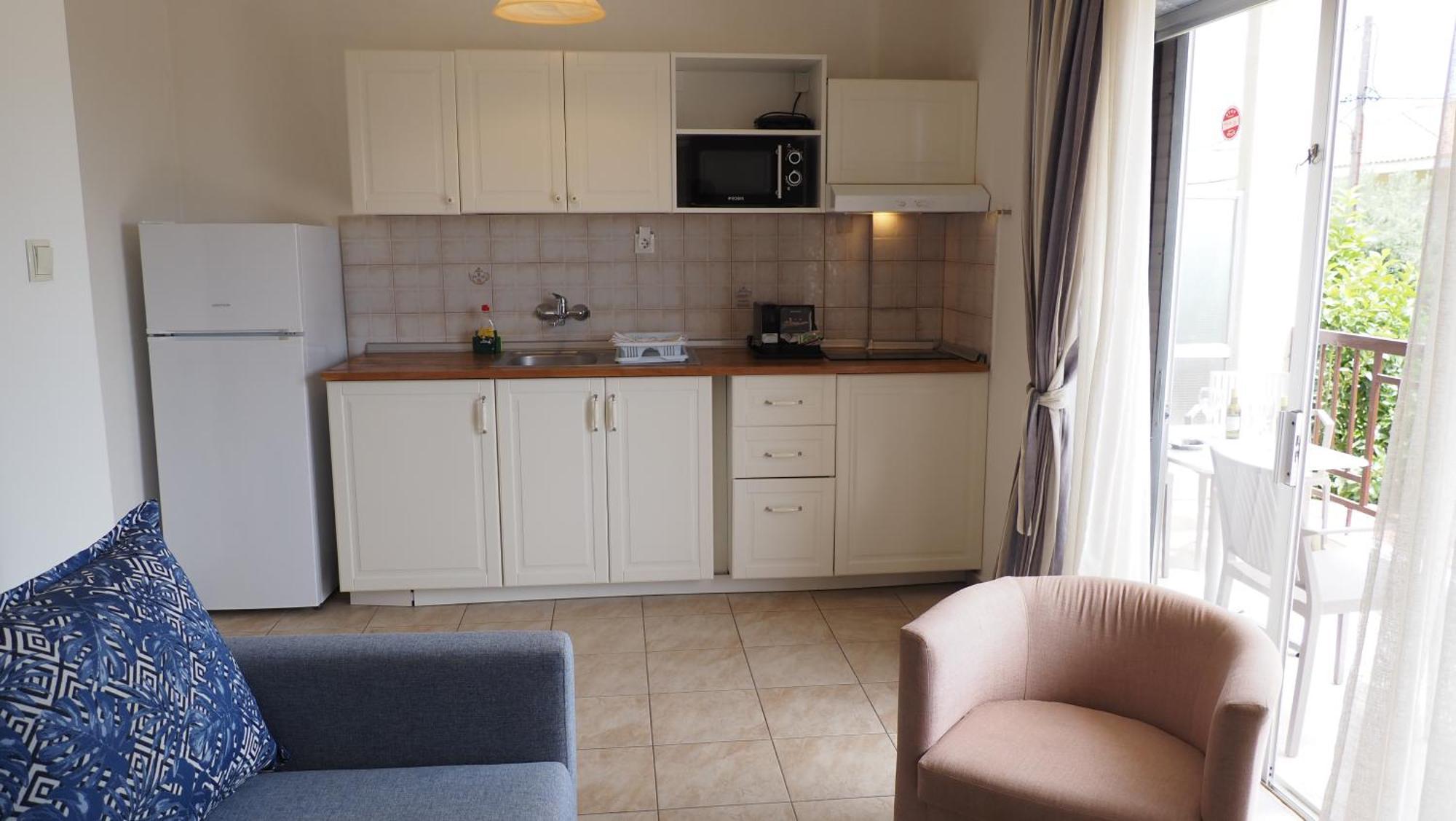 مولا كاليفا Leonidas Apartments And Suites المظهر الخارجي الصورة