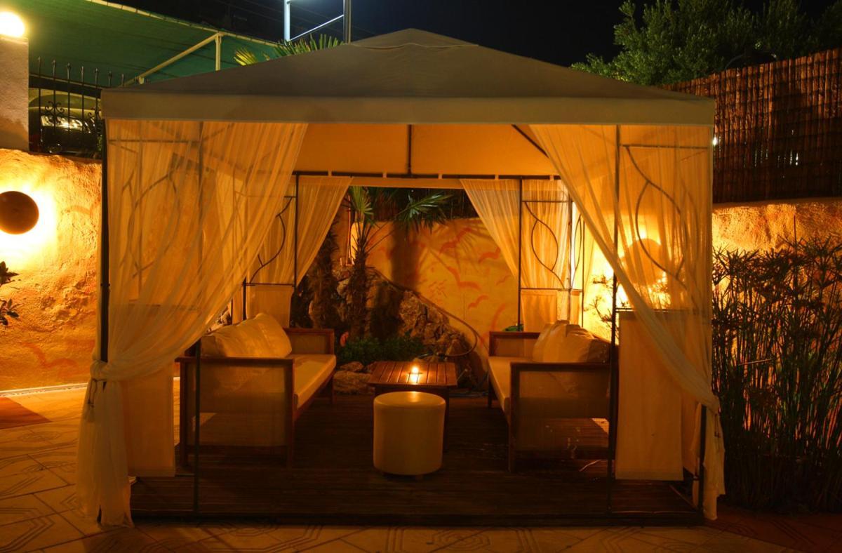 مولا كاليفا Leonidas Apartments And Suites المظهر الخارجي الصورة