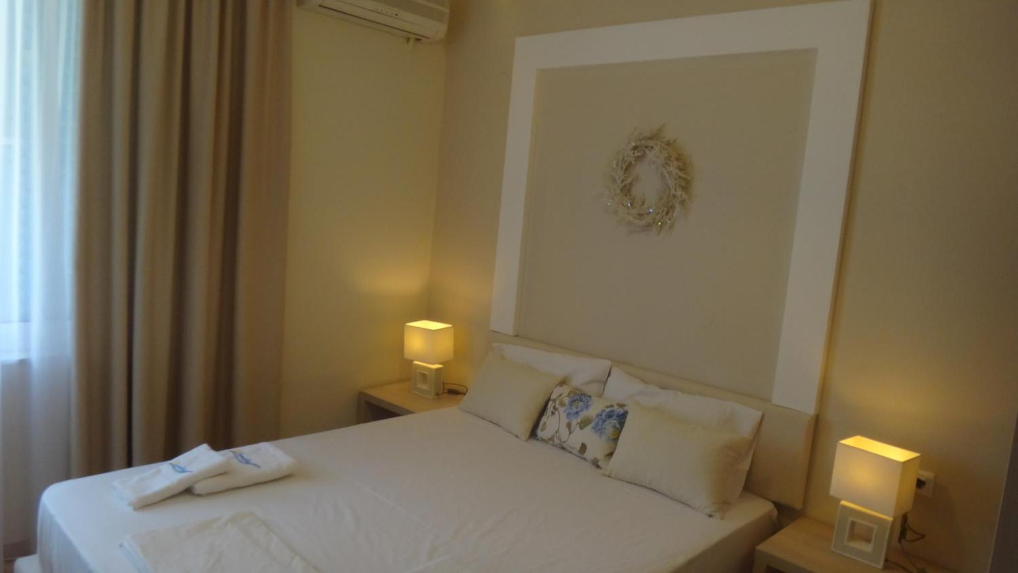 مولا كاليفا Leonidas Apartments And Suites المظهر الخارجي الصورة