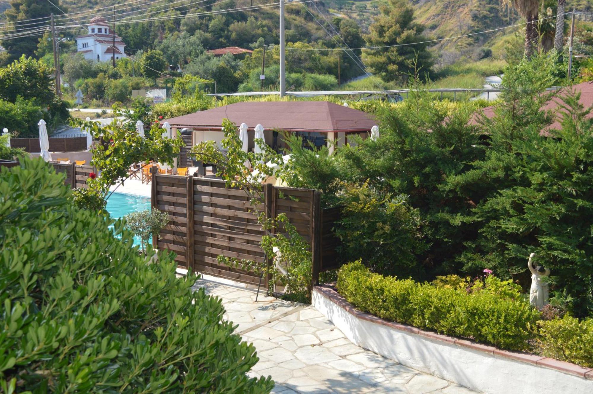 مولا كاليفا Leonidas Apartments And Suites المظهر الخارجي الصورة