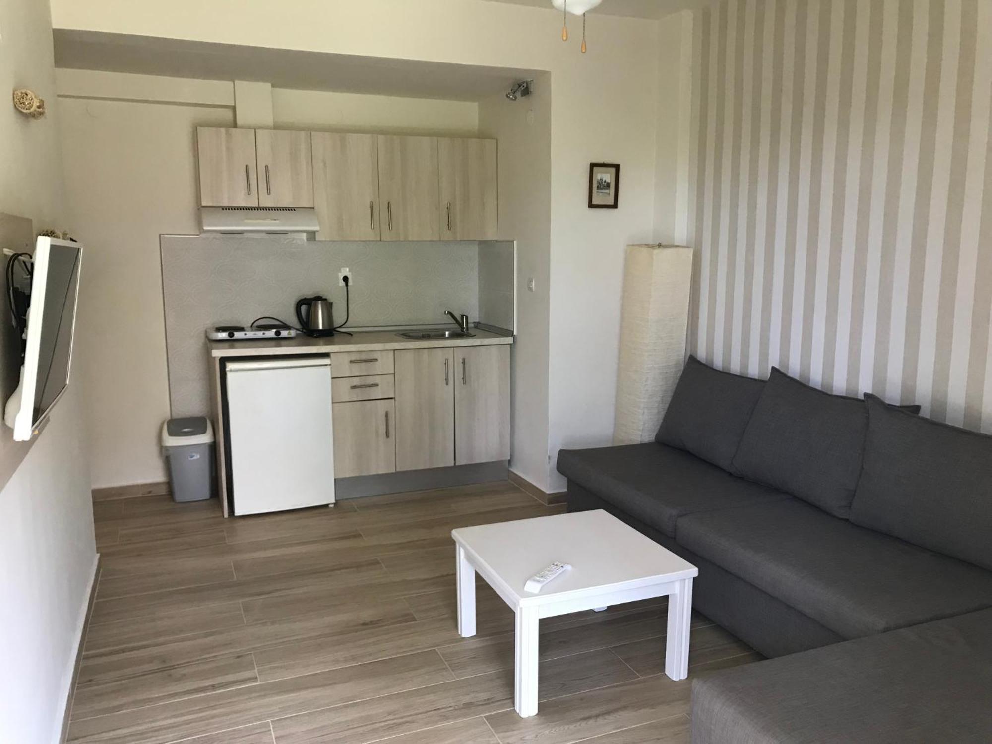 مولا كاليفا Leonidas Apartments And Suites المظهر الخارجي الصورة