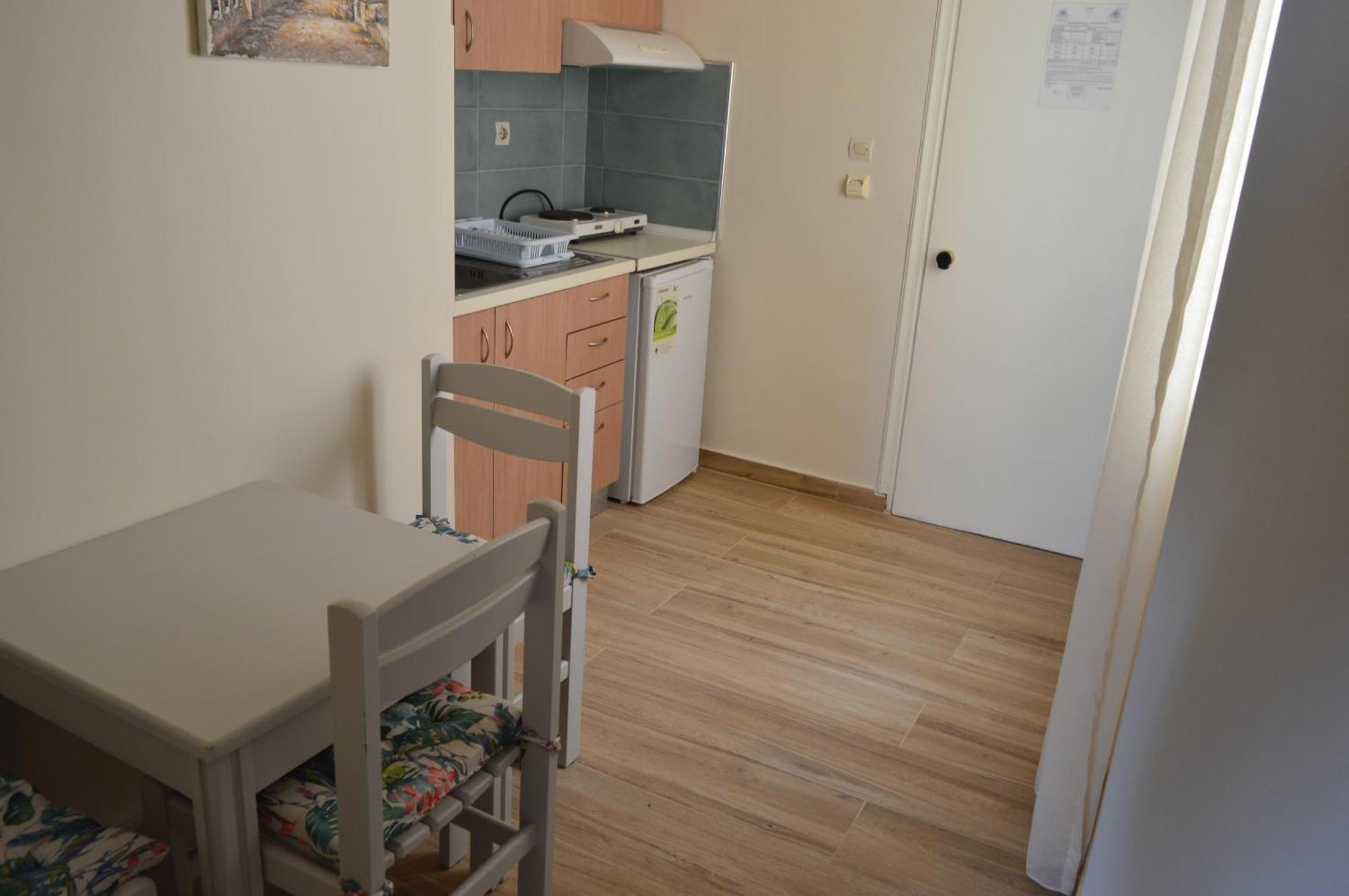 مولا كاليفا Leonidas Apartments And Suites المظهر الخارجي الصورة