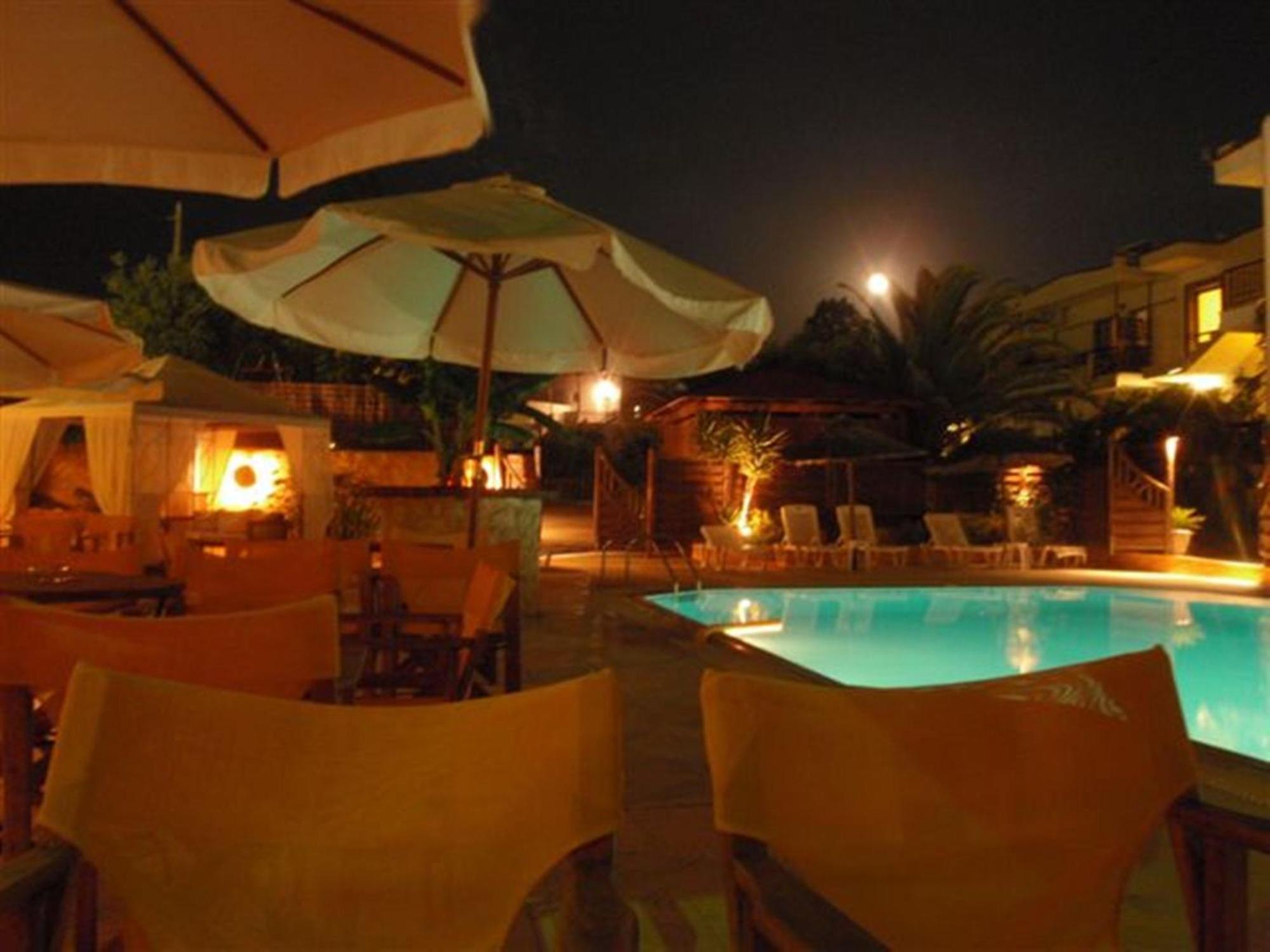 مولا كاليفا Leonidas Apartments And Suites المظهر الخارجي الصورة