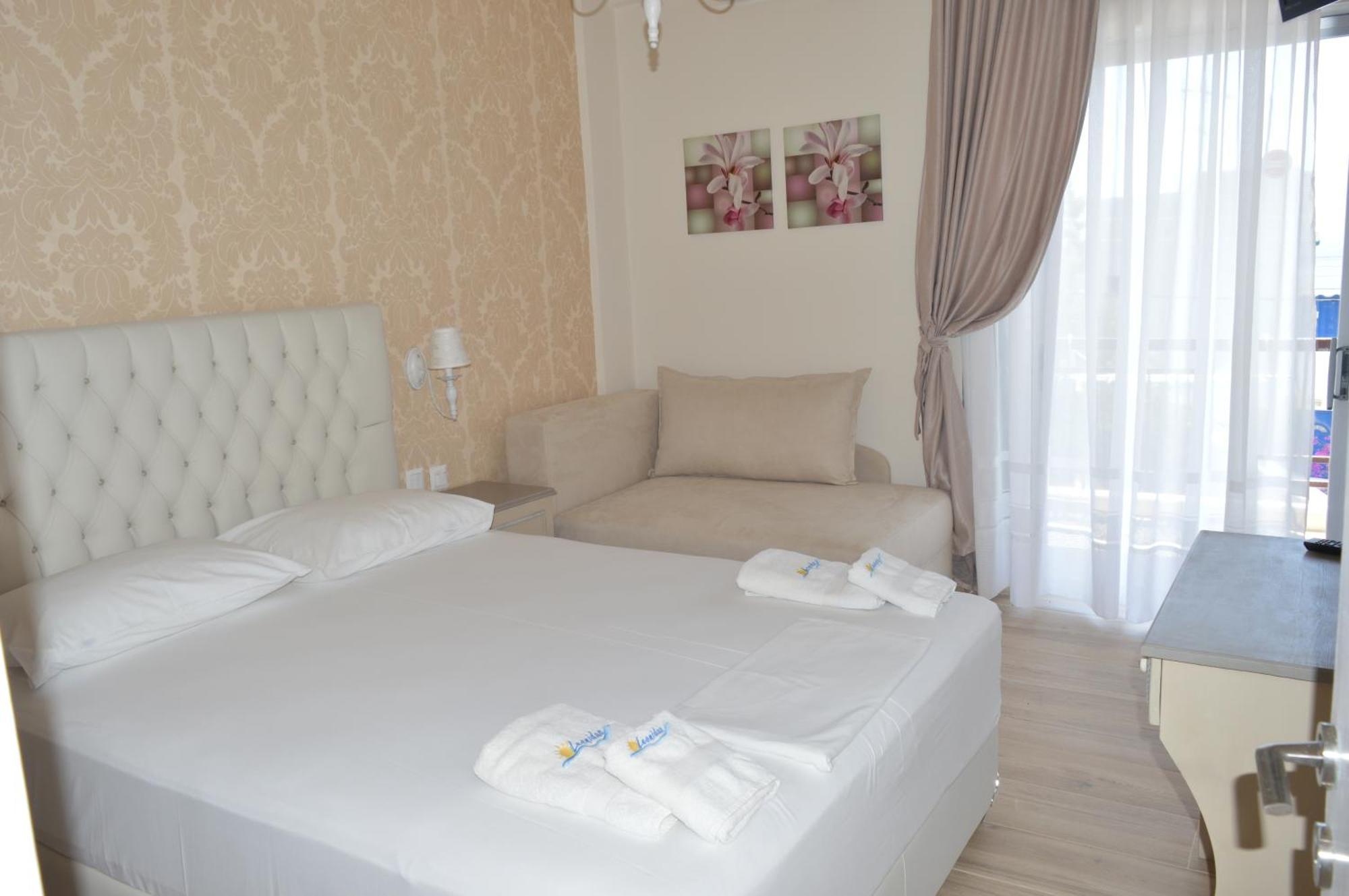 مولا كاليفا Leonidas Apartments And Suites المظهر الخارجي الصورة