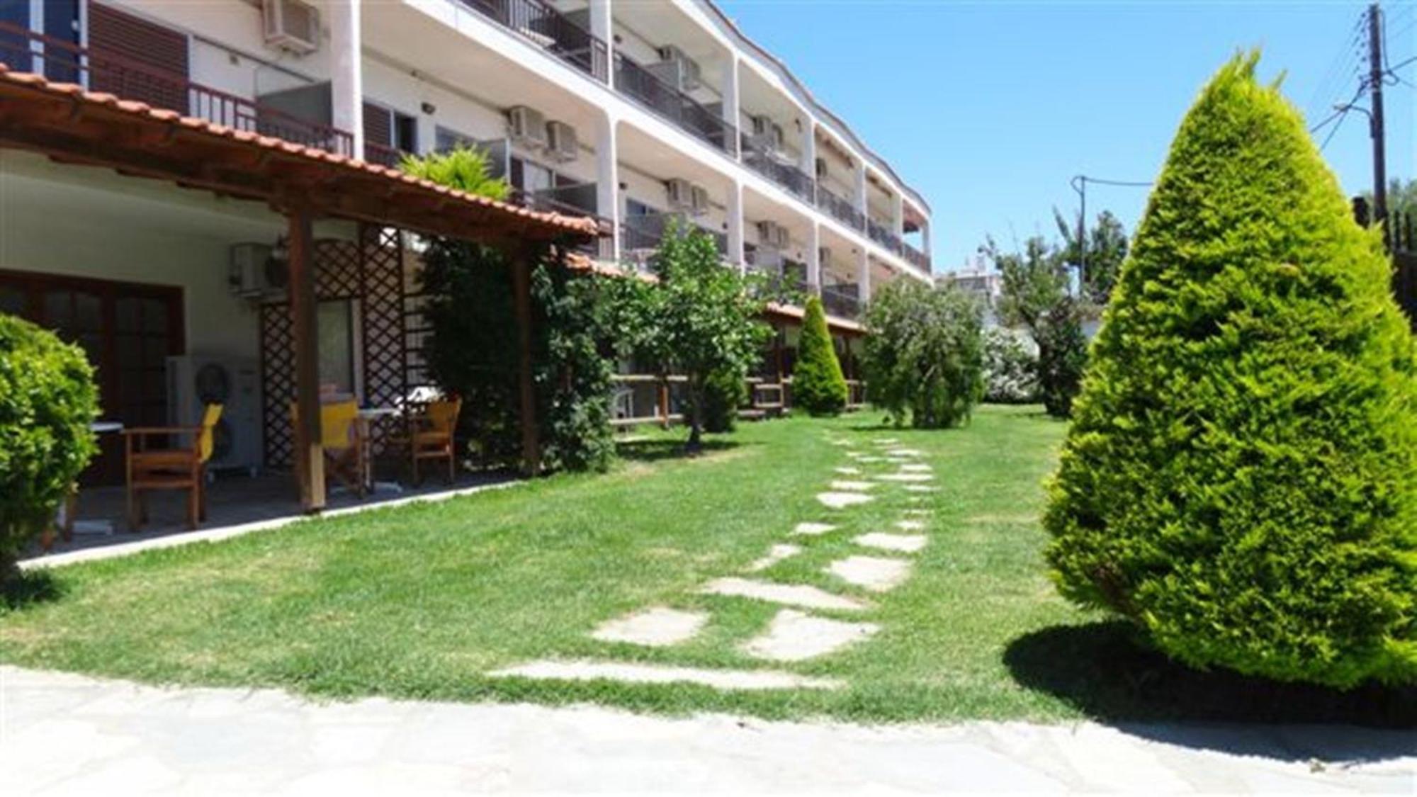 مولا كاليفا Leonidas Apartments And Suites المظهر الخارجي الصورة