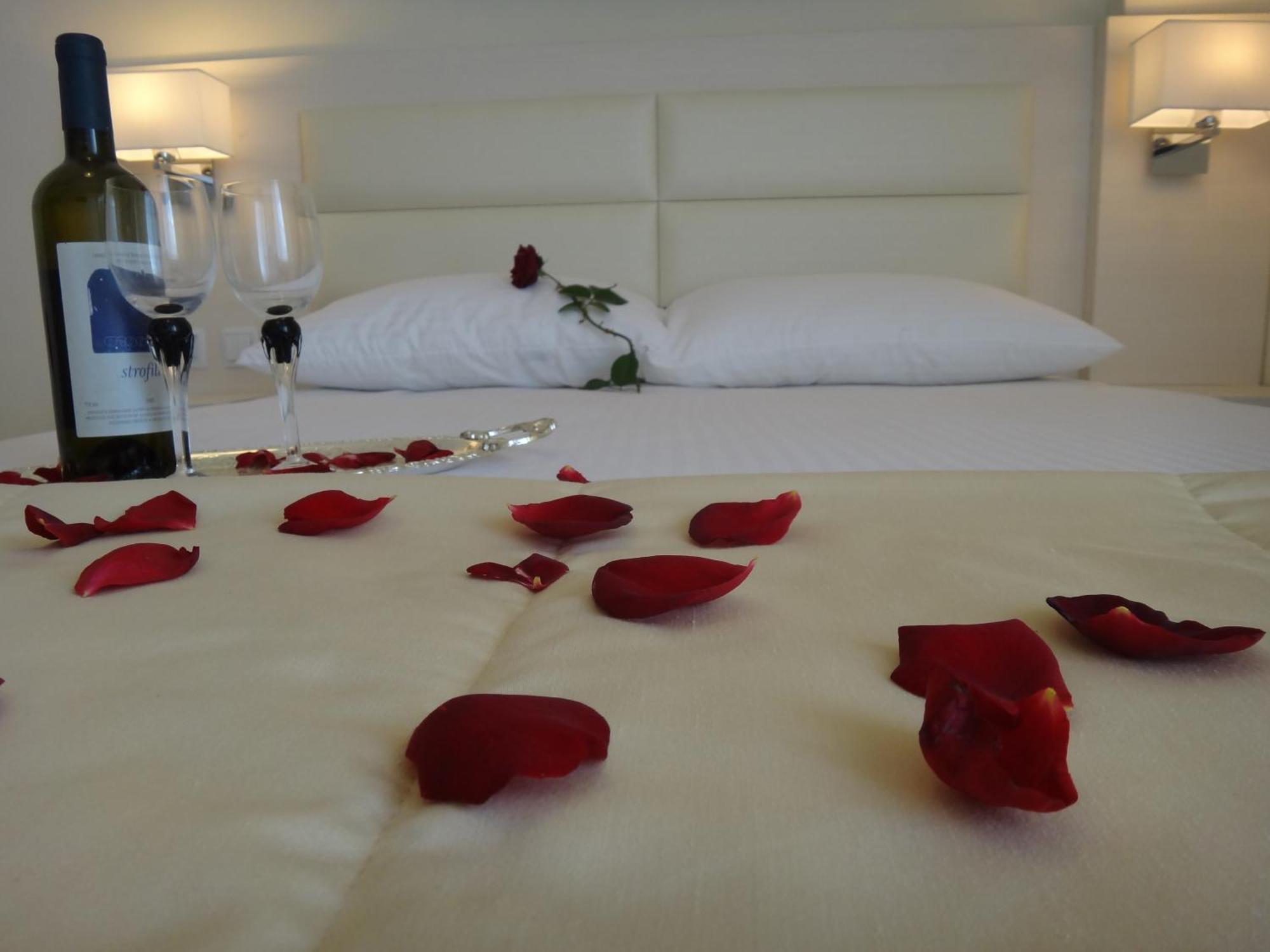 مولا كاليفا Leonidas Apartments And Suites الغرفة الصورة